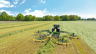 Rotorové shrnovače píce